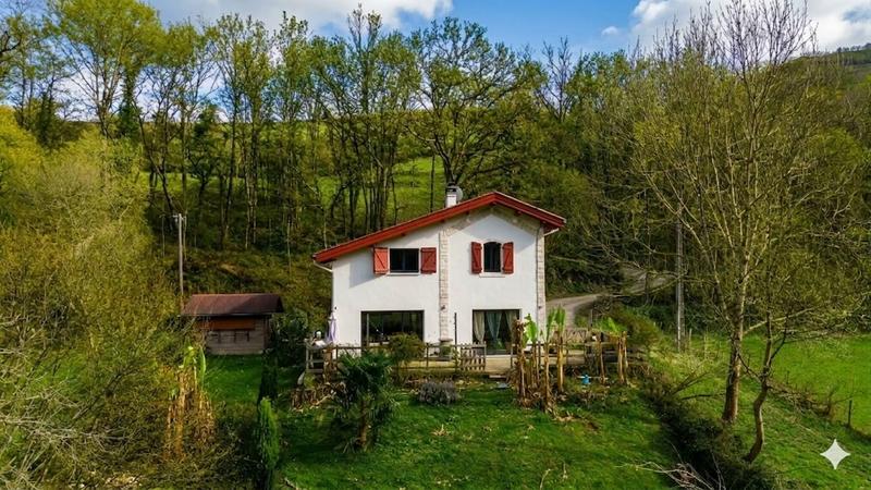 Maison - 104 m² - 4 pièces