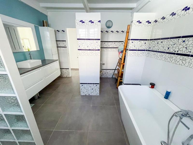 Villa - 200 m² - 10 pièces