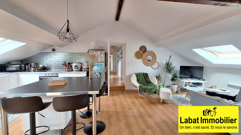 Appartement - 64 m² - 4 pièces