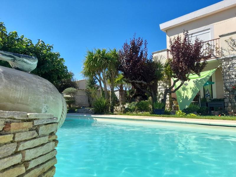 Propriété - 217 m² - 7 pièces