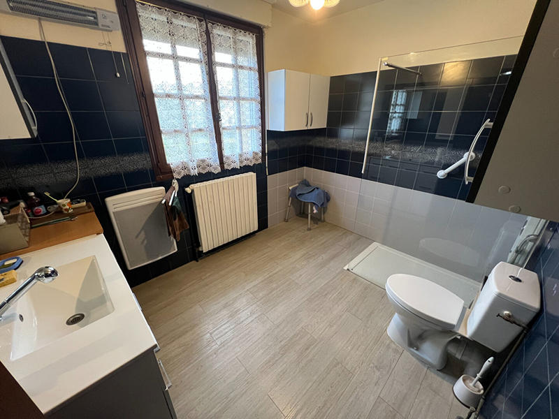 Maison - 232 m² - 7 pièces