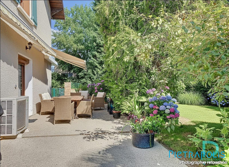 Maison - 202 m² - 6 pièces