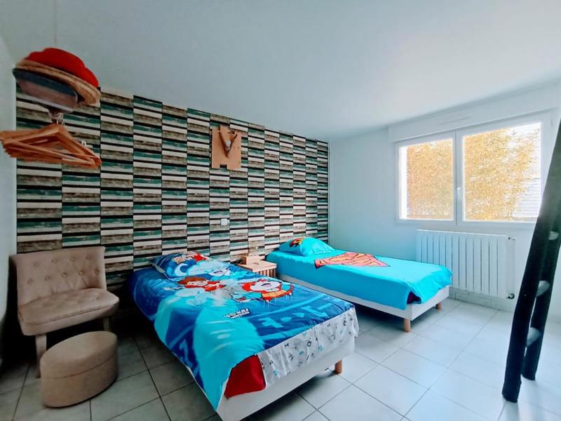 Maison - 220 m² - 10 pièces