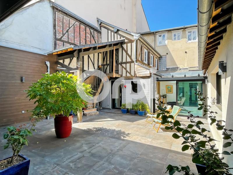 Propriété - 276 m² - 10 pièces