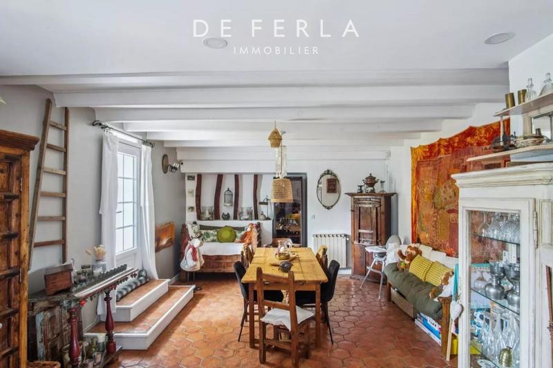 Propriété - 260 m² - 10 pièces