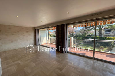 Appartement - 82 m² - 3 pièces