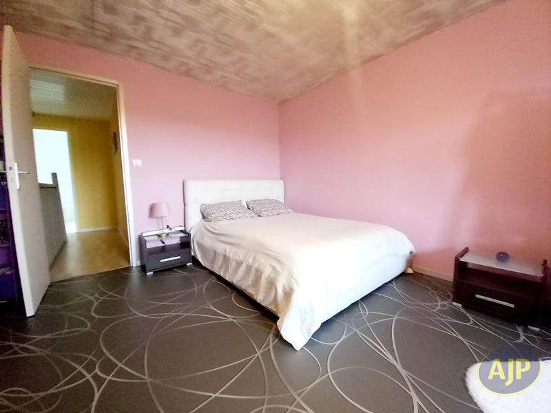 Maison - 175 m² - 8 pièces