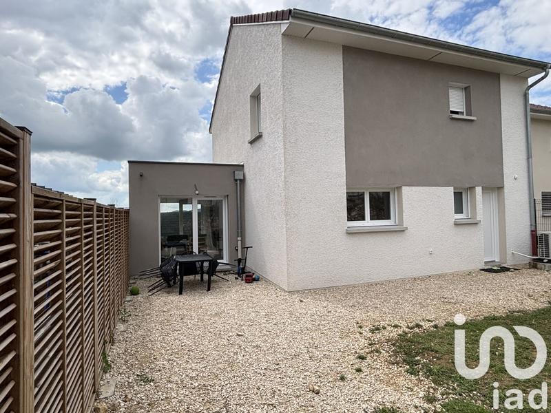 Maison - 104 m² - 4 pièces