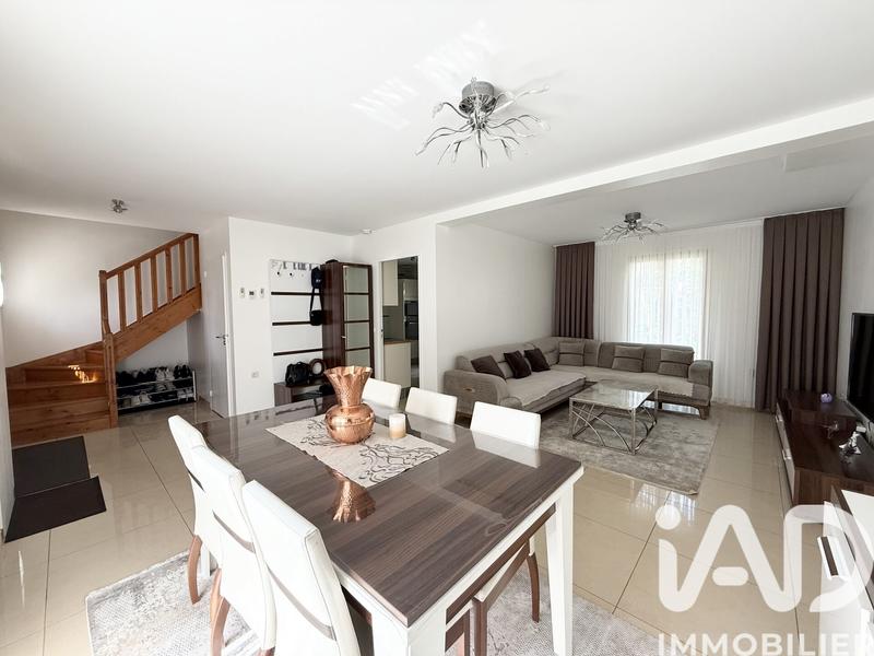 Maison - 120 m² - 6 pièces