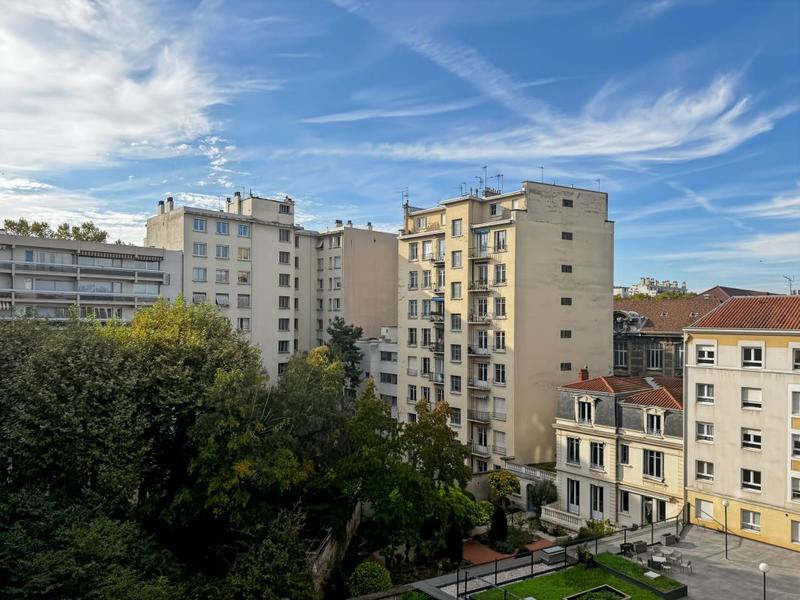 Appartement - 224 m² - 8 pièces