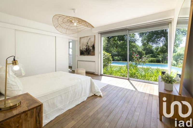 Maison - 320 m² - 10 pièces