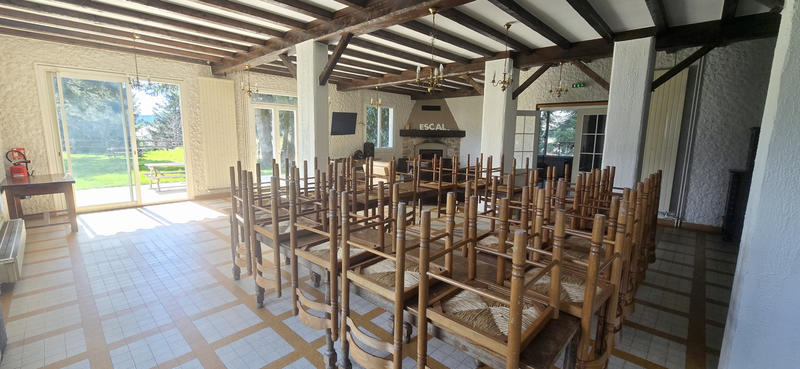 Propriété - 576 m² - 20 pièces