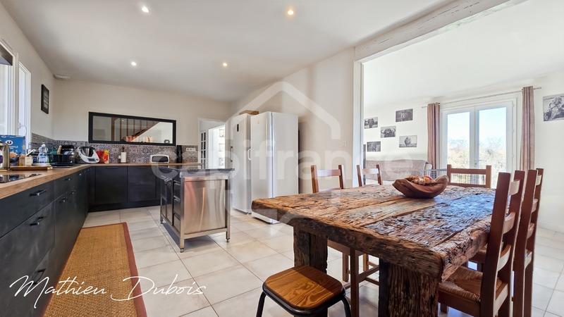 Maison - 175 m² - 7 pièces