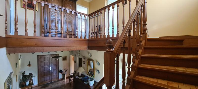 Maison - 274 m² - 11 pièces