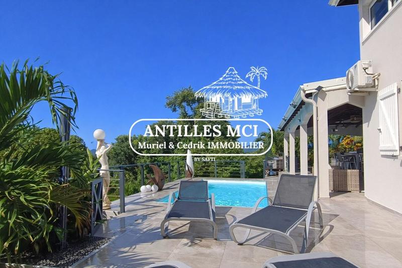 Maison - 180 m² - 7 pièces