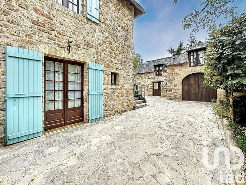 Maison - 229 m² - 8 pièces