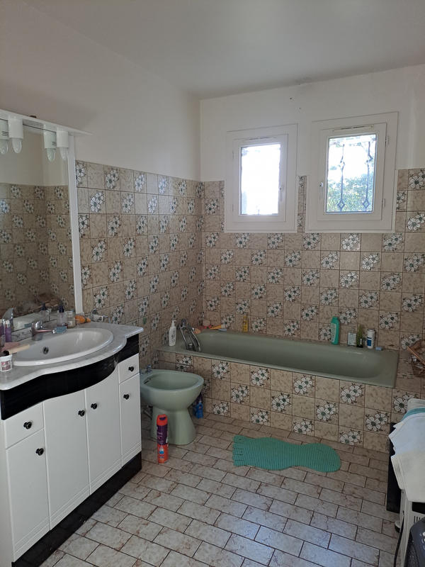 Maison - 180 m² - 9 pièces