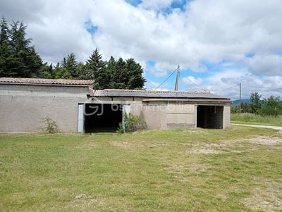 Propriété - 244 m² - 10 pièces