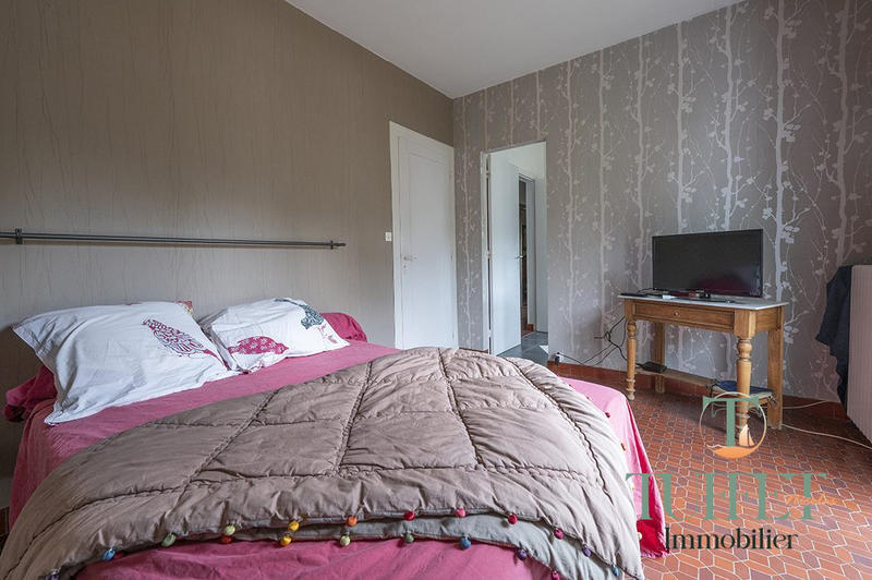 Maison - 220 m² - 9 pièces