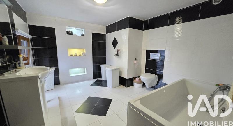 Maison de ville - 90 m² - 4 pièces