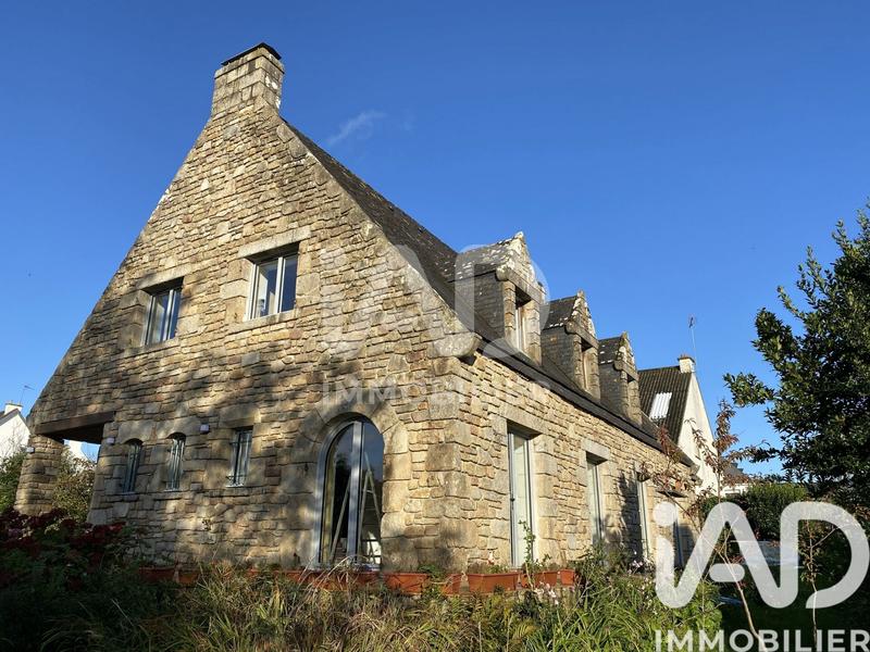 Maison - 224 m² - 7 pièces