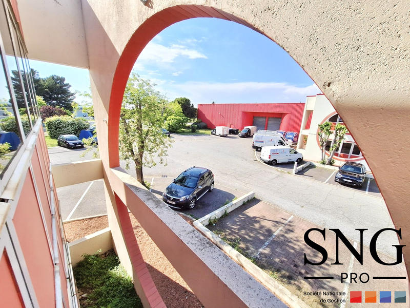 Entrepôt - 1 634 m²