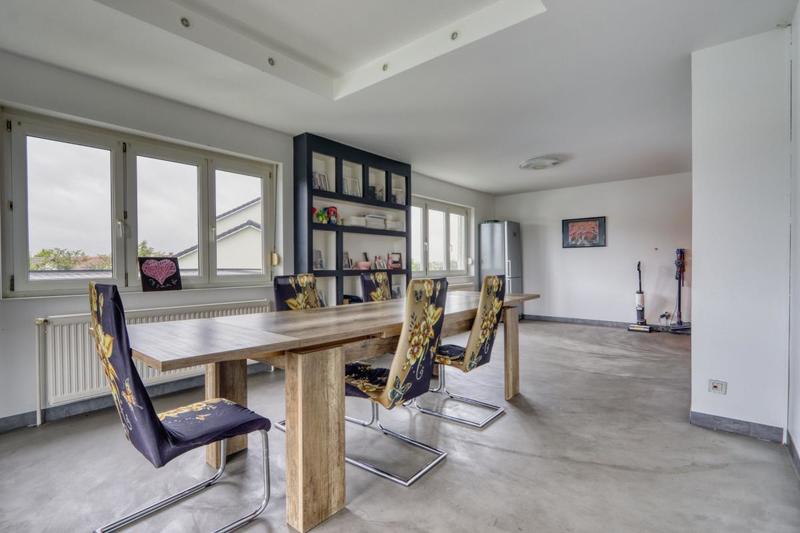 Maison - 250 m² - 9 pièces