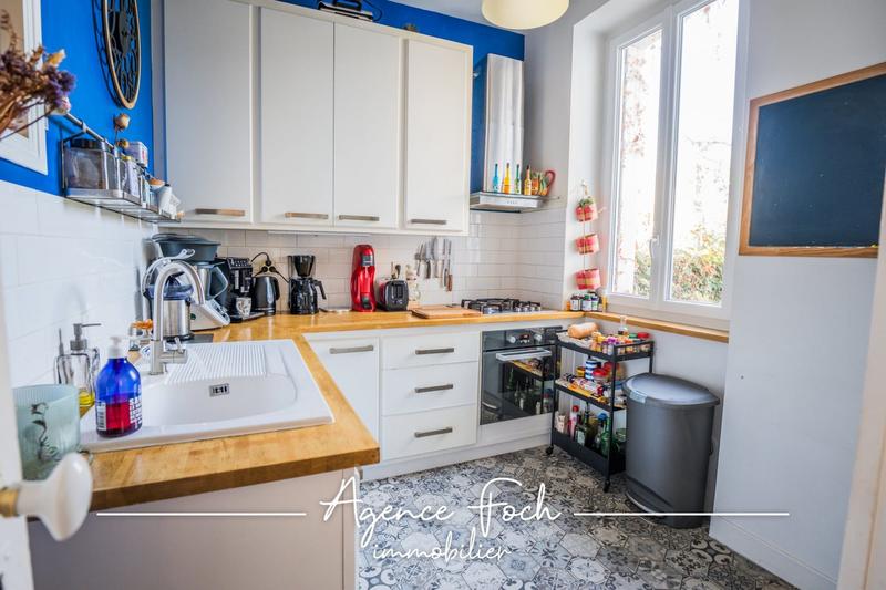 Maison - 210 m² - 6 pièces