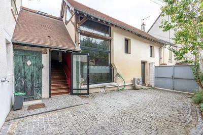 Maison - 223 m² - 8 pièces