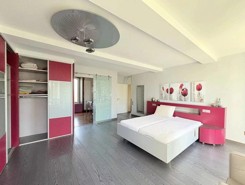 Maison - 564 m² - 16 pièces