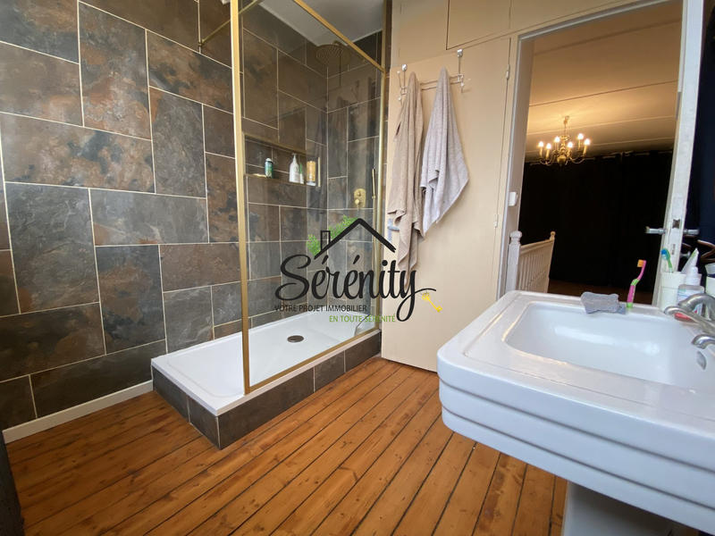 Maison - 182 m² - 7 pièces