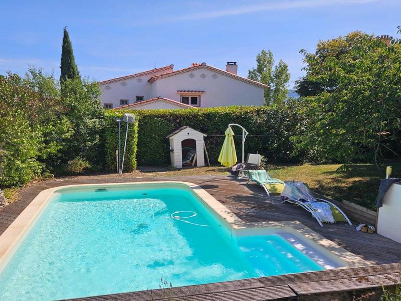 Maison - 170 m² - 6 pièces