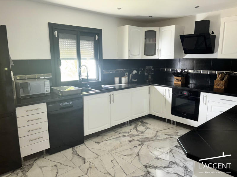 Maison - 183 m² - 6 pièces