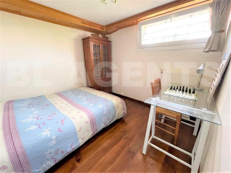 Maison - 240 m² - 12 pièces