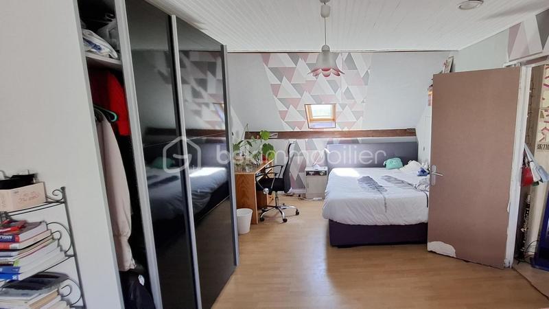 Maison traditionnelle - 185 m² - 10 pièces