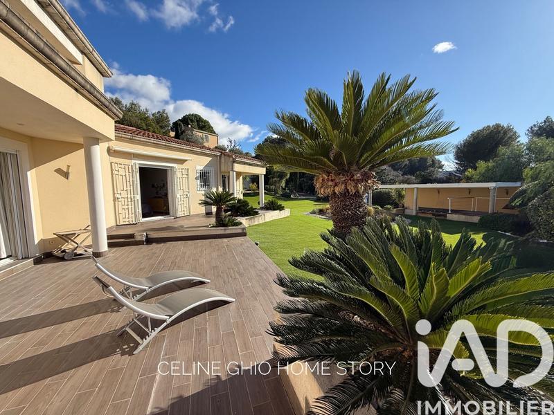 Maison - 232 m² - 7 pièces