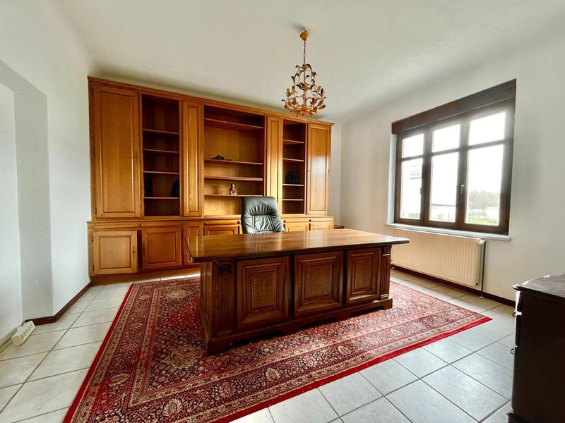 Maison - 215 m² - 7 pièces