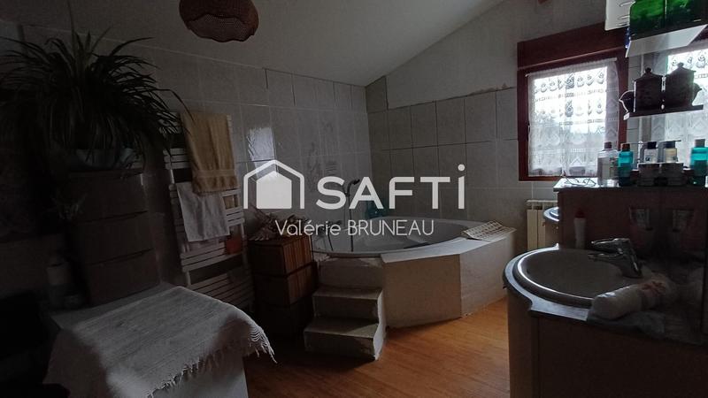 Maison - 250 m² - 10 pièces