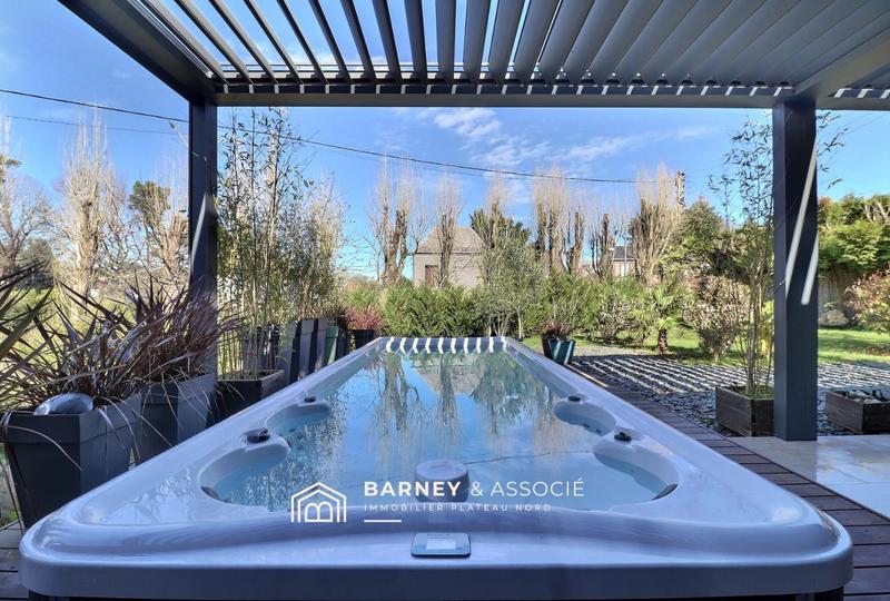 Maison contemporaine - 221 m² - 8 pièces