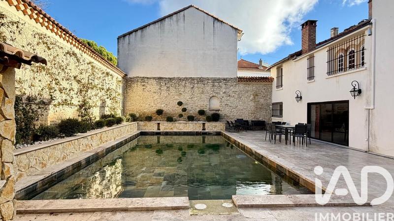 Maison - 225 m² - 10 pièces