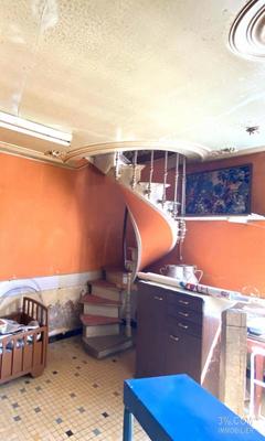 Maison - 220 m² - 7 pièces