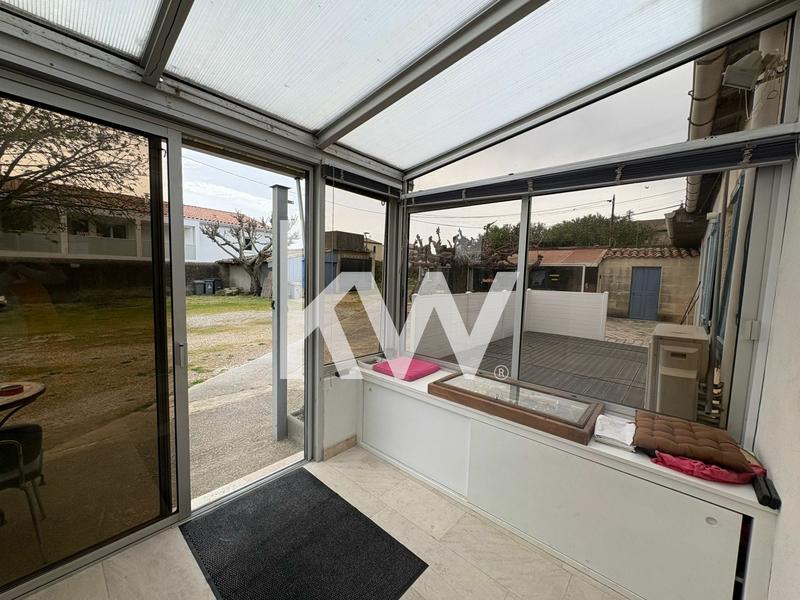 Maison - 650 m² - 4 pièces