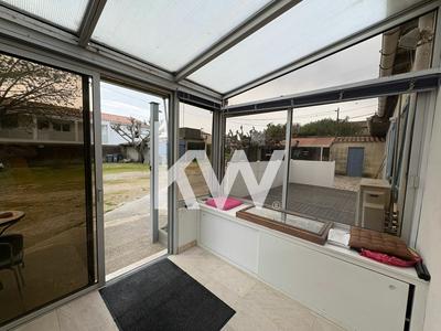 Maison - 650 m² - 4 pièces