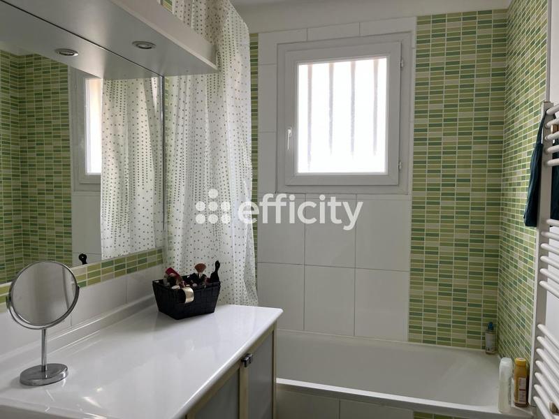 Maison - 138 m² - 8 pièces