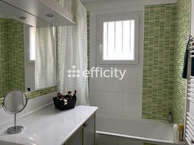 Maison - 138 m² - 8 pièces