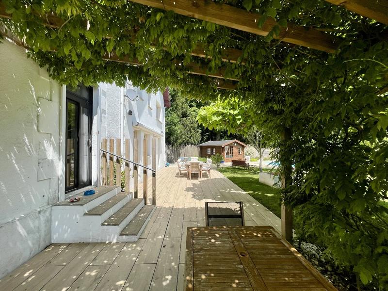 Demeure - 200 m² - 7 pièces