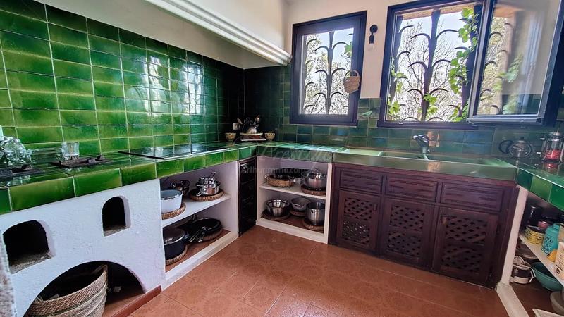 Maison - 206 m² - 9 pièces