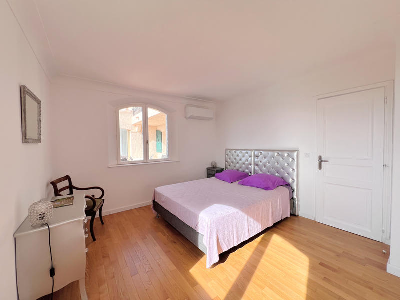 Villa - 288 m² - 6 pièces