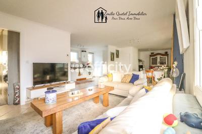 Maison - 157 m² - 6 pièces