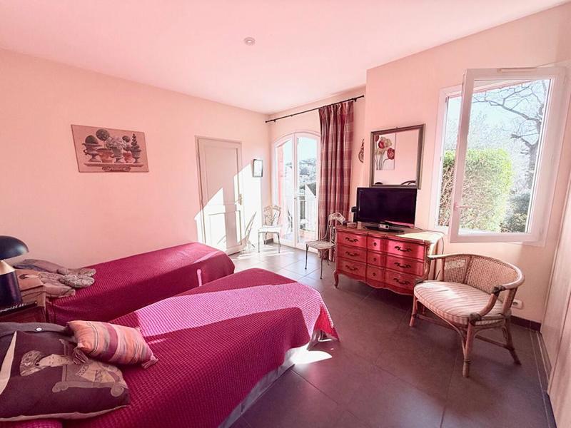 Villa - 180 m² - 6 pièces